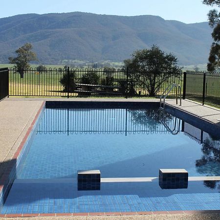 Mountain View Motel Corryong Екстер'єр фото