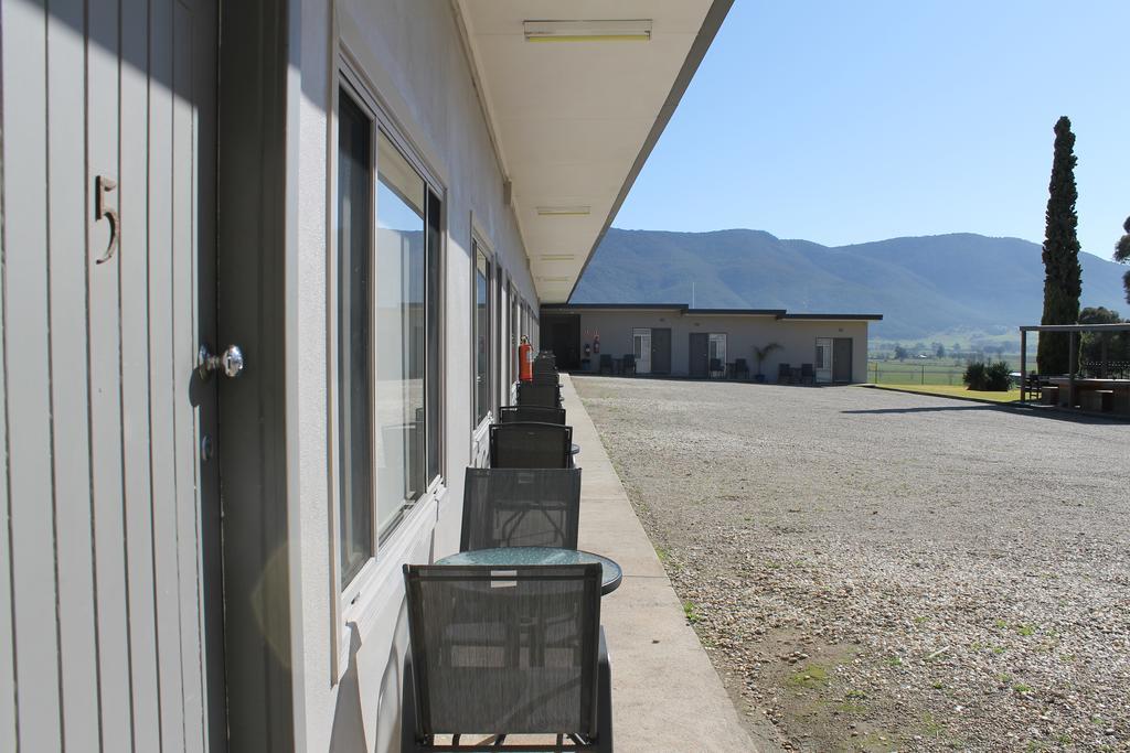 Mountain View Motel Corryong Екстер'єр фото