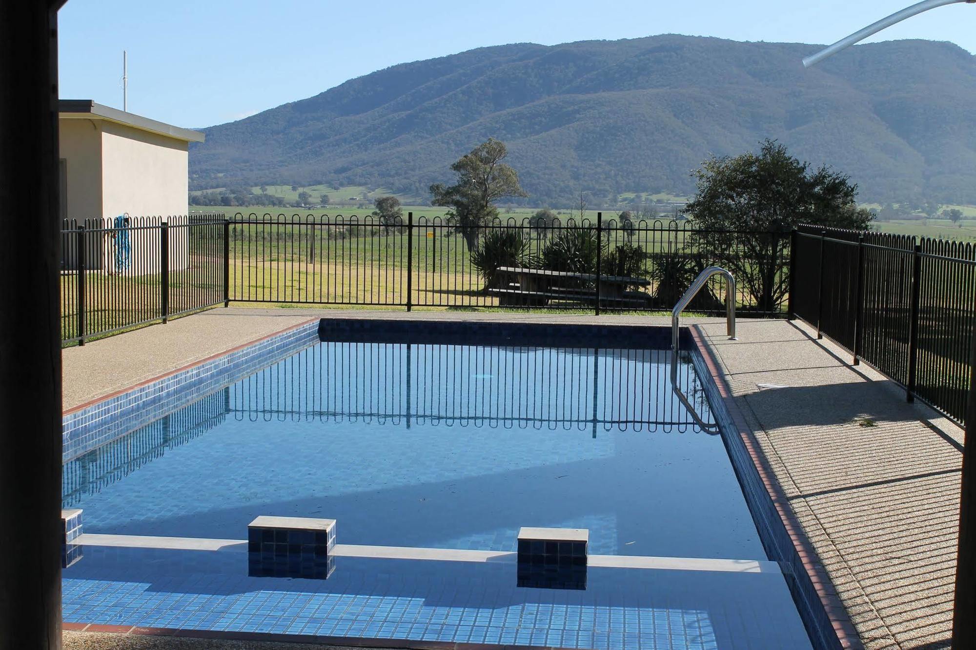 Mountain View Motel Corryong Екстер'єр фото