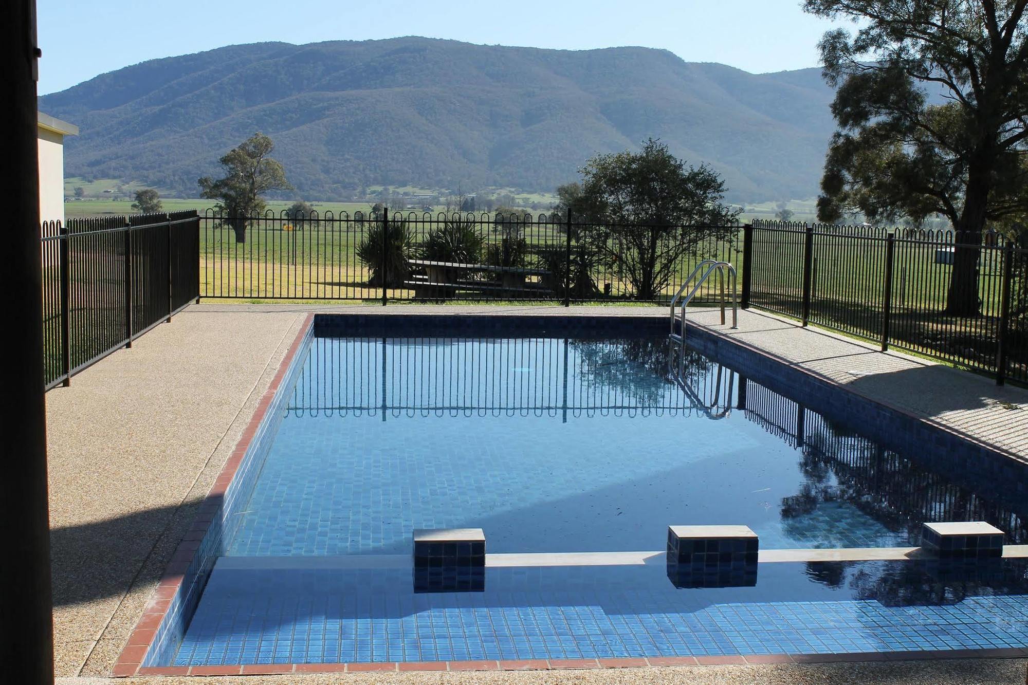 Mountain View Motel Corryong Екстер'єр фото