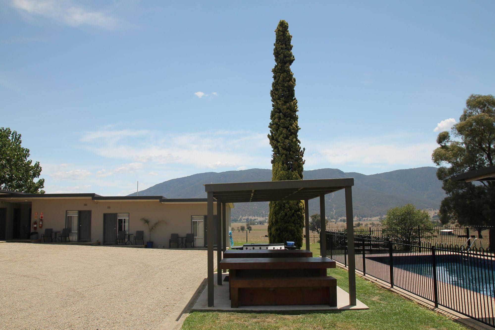 Mountain View Motel Corryong Екстер'єр фото