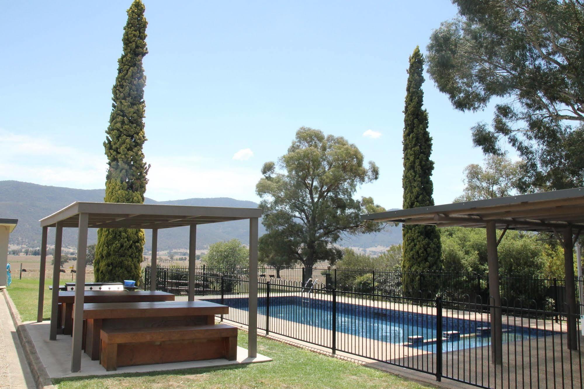Mountain View Motel Corryong Екстер'єр фото