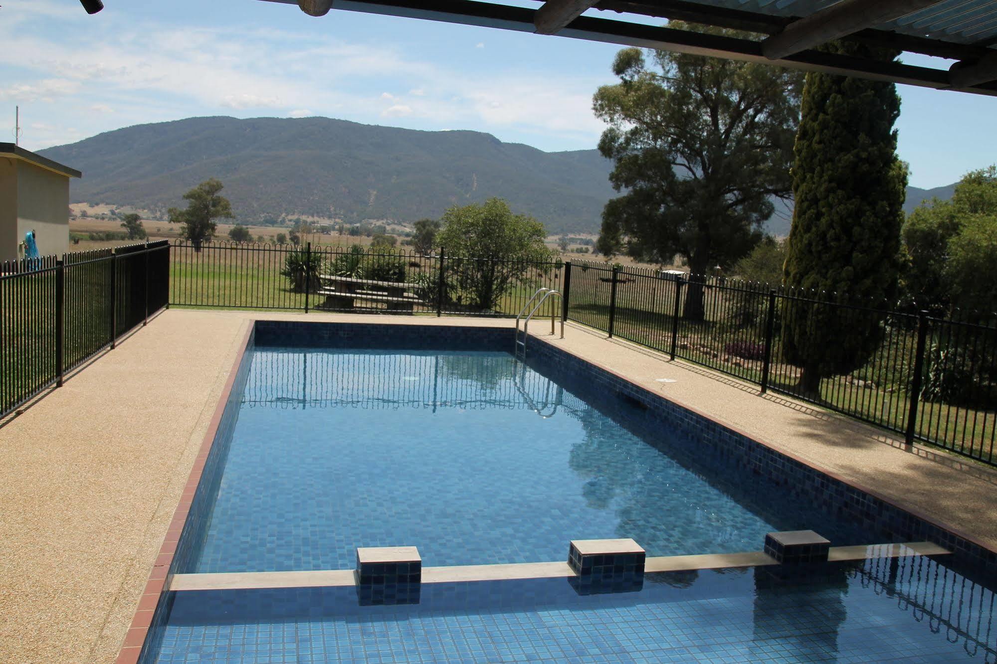 Mountain View Motel Corryong Екстер'єр фото
